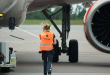 Aviator cuts half of business emissions through SAF